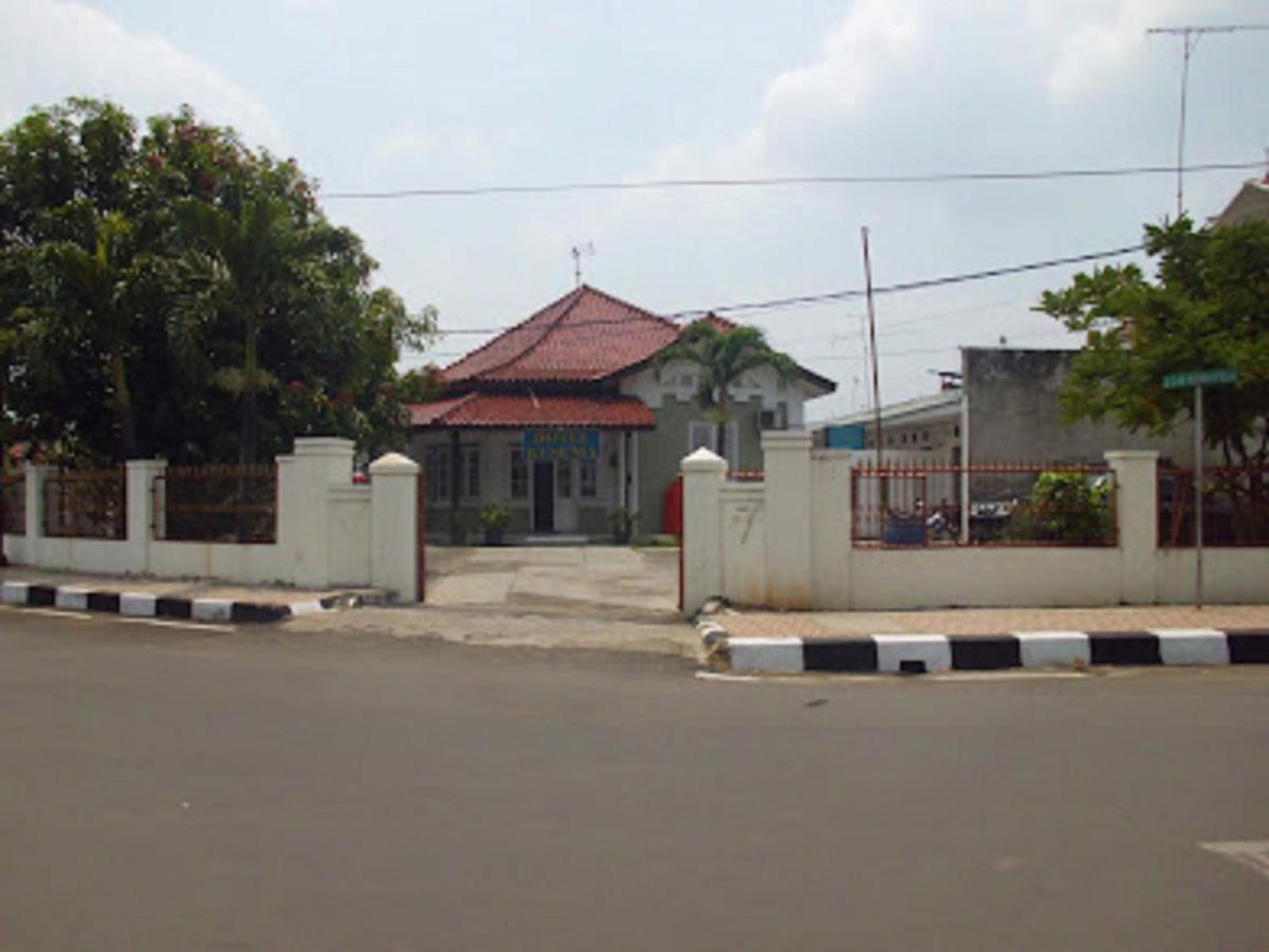 Oyo 90865 Hotel Kusuma Purwakarta Karawang Luaran gambar