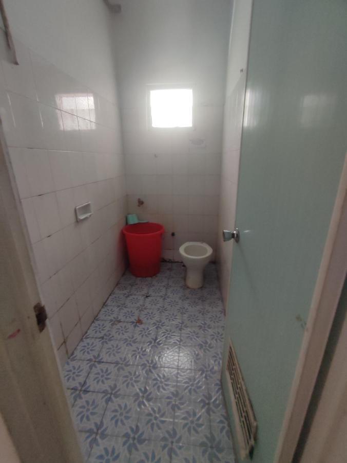 Oyo 90865 Hotel Kusuma Purwakarta Karawang Luaran gambar