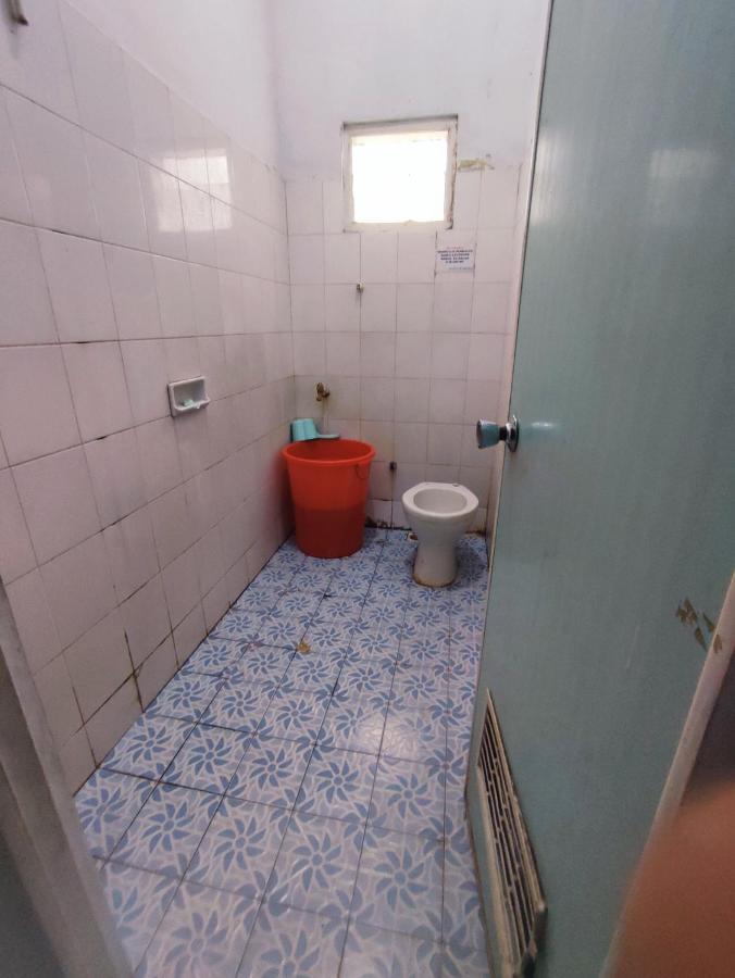 Oyo 90865 Hotel Kusuma Purwakarta Karawang Luaran gambar