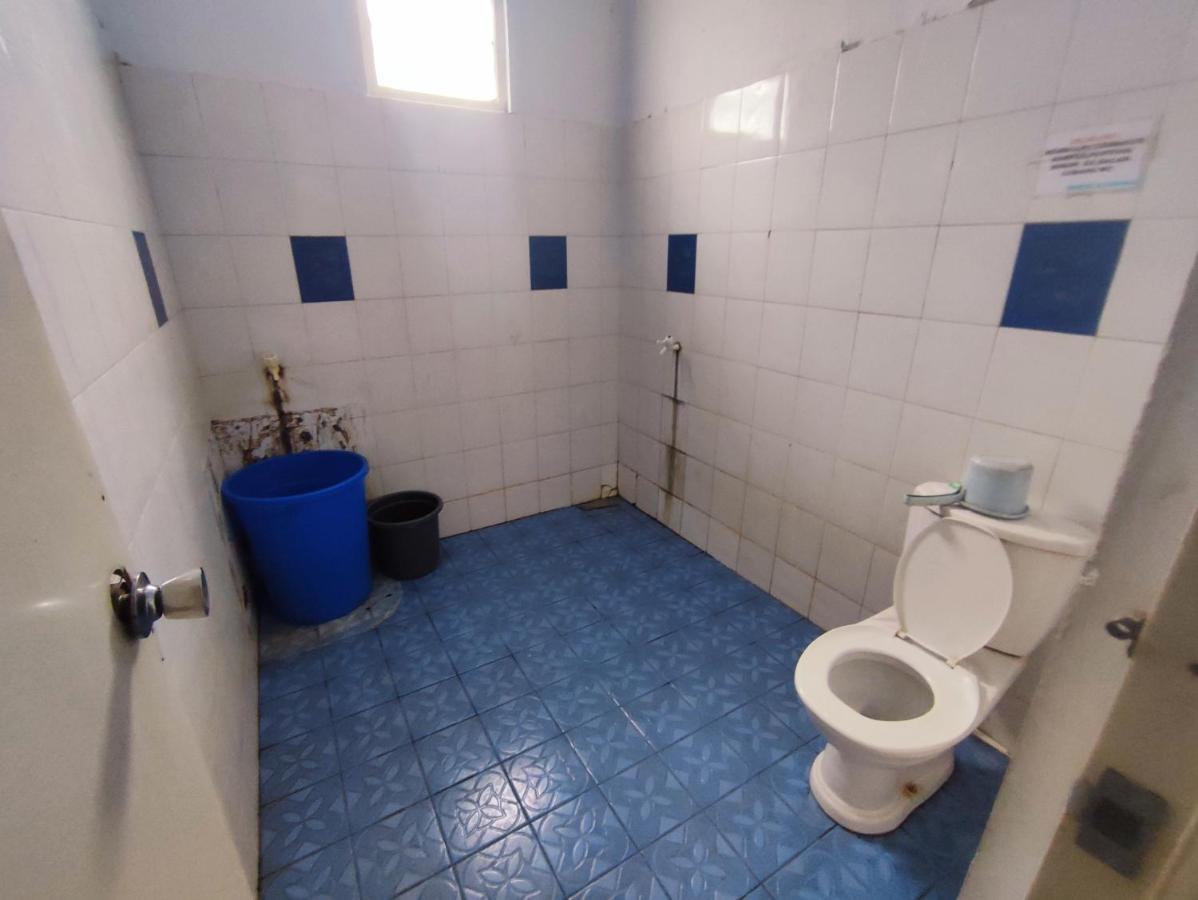 Oyo 90865 Hotel Kusuma Purwakarta Karawang Luaran gambar