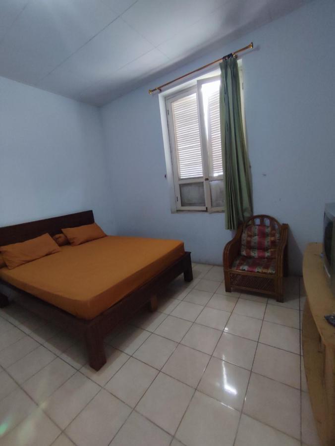 Oyo 90865 Hotel Kusuma Purwakarta Karawang Luaran gambar