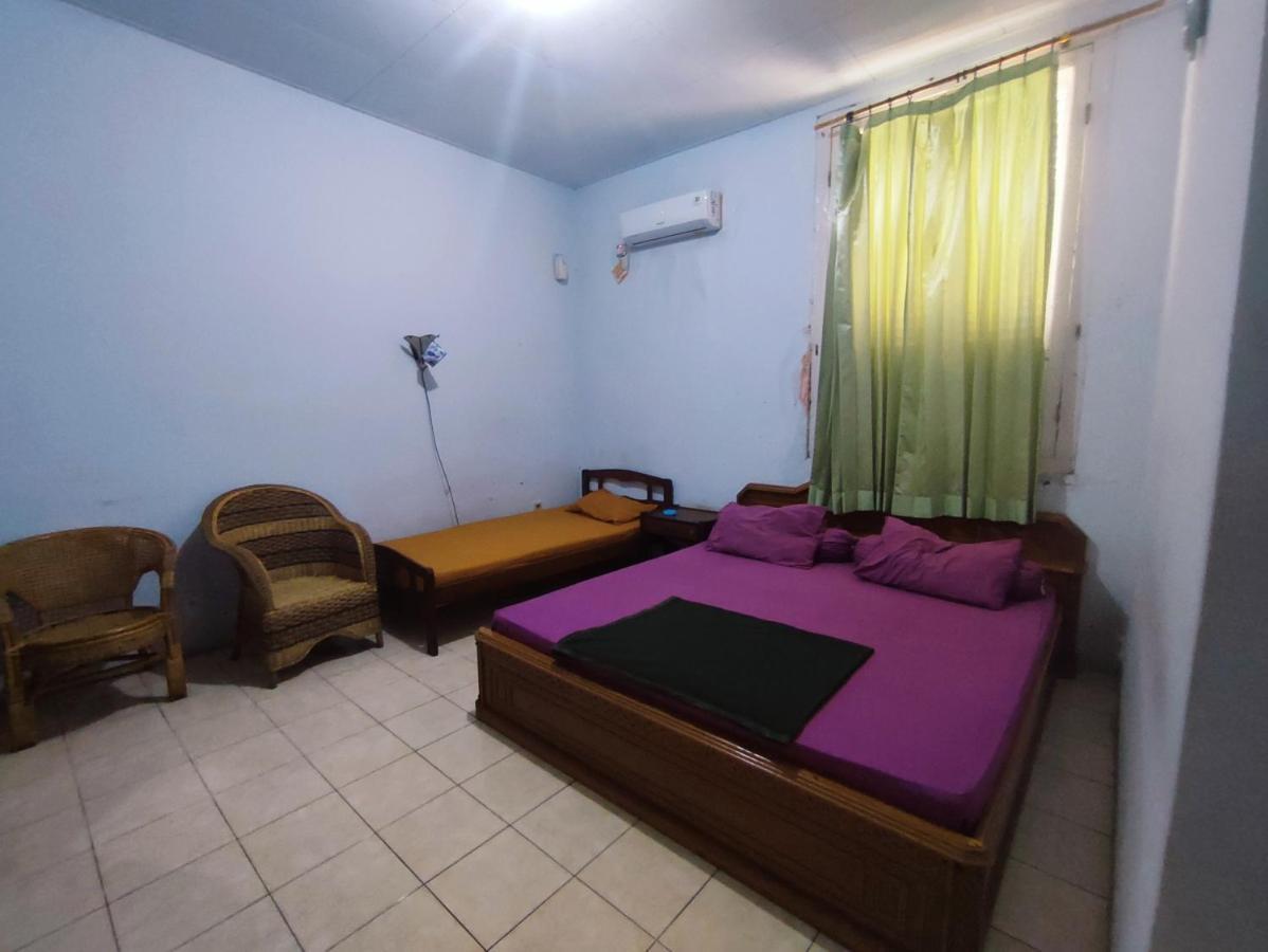 Oyo 90865 Hotel Kusuma Purwakarta Karawang Luaran gambar
